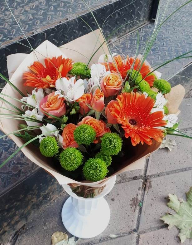 Букет цветов из: Герберы, Хризантемы, Альстромерии и Розы в Пересвете