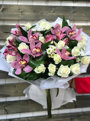 Букет цветов из: Розы и Хризантемы в Пересвете