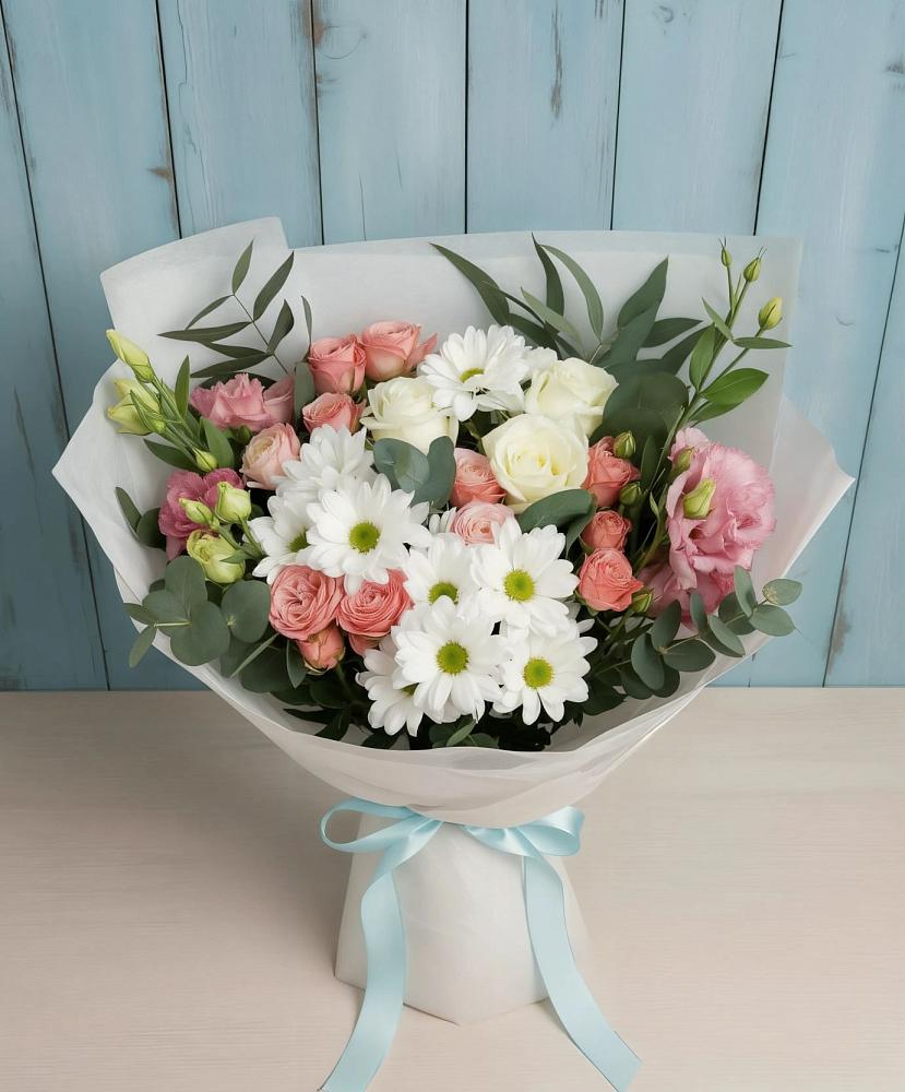 Букет цветов из: Розы, Лизиантусы и Хризантемы в Пересвете