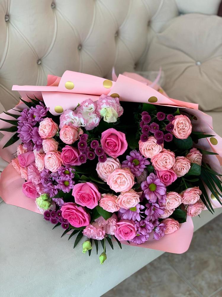 Букет цветов из: Хризантемы, Розы и Лизиантусы в Пересвете