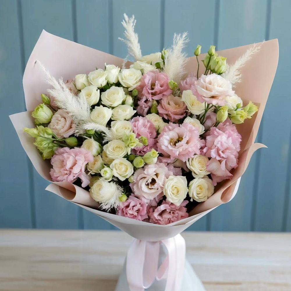 Букет цветов из: Альстромерии и Розы в Пересвете