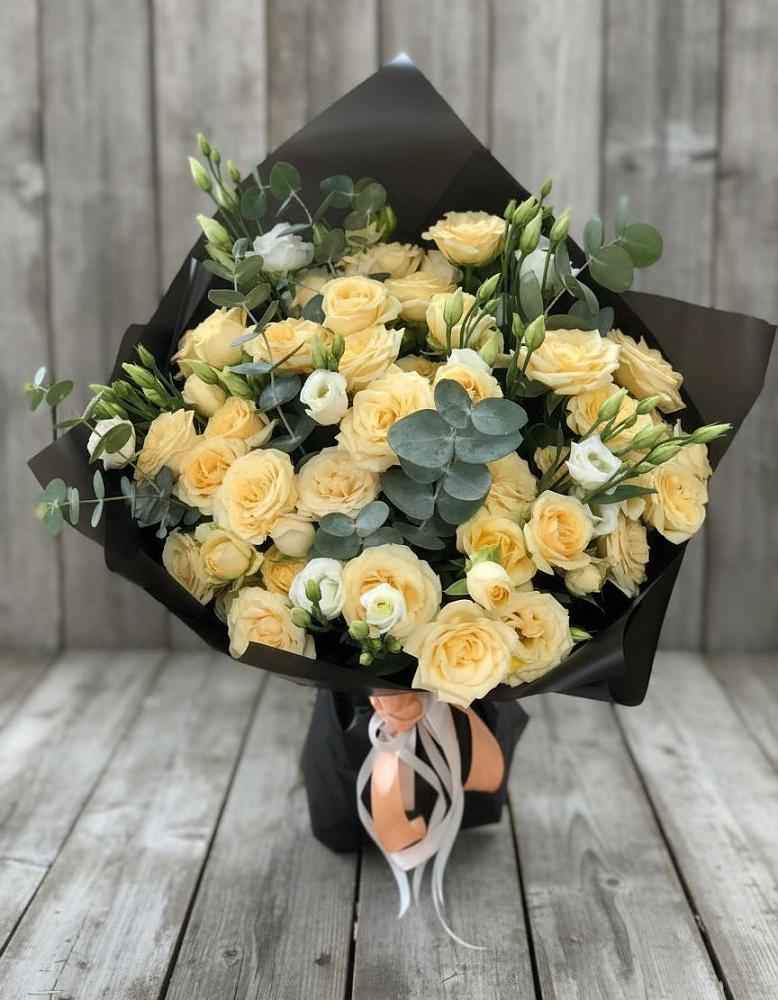 Букет цветов из: Розы и Лизиантусы в Пересвете