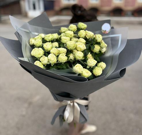 Букет Белые кустовые розы Солинеро в Пересвете