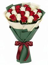 Букет Микс из красных и белых роз в Пересвете