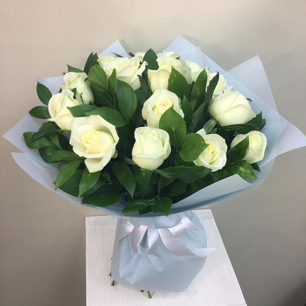 Букет 15 Белых роз Проуд в Пересвете