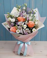 Букет цветов из:  Лизиантусы, Розы, Альстромерии и Гипсофила в Пересвете