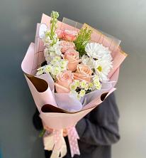 Букет цветов из:  Хризантемы и Розы в Пересвете