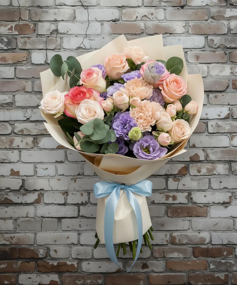 Букет цветов из: Розы, Лизиантусы и Гвоздики в Пересвете