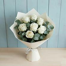 Букет Белые розы в Эвкалипте в Пересвете
